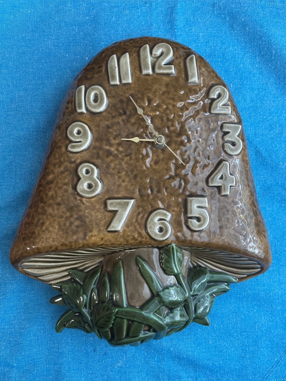 Vintage Ceramic Mushroom
Wall Clock with Brown Glaze and Green Foliage